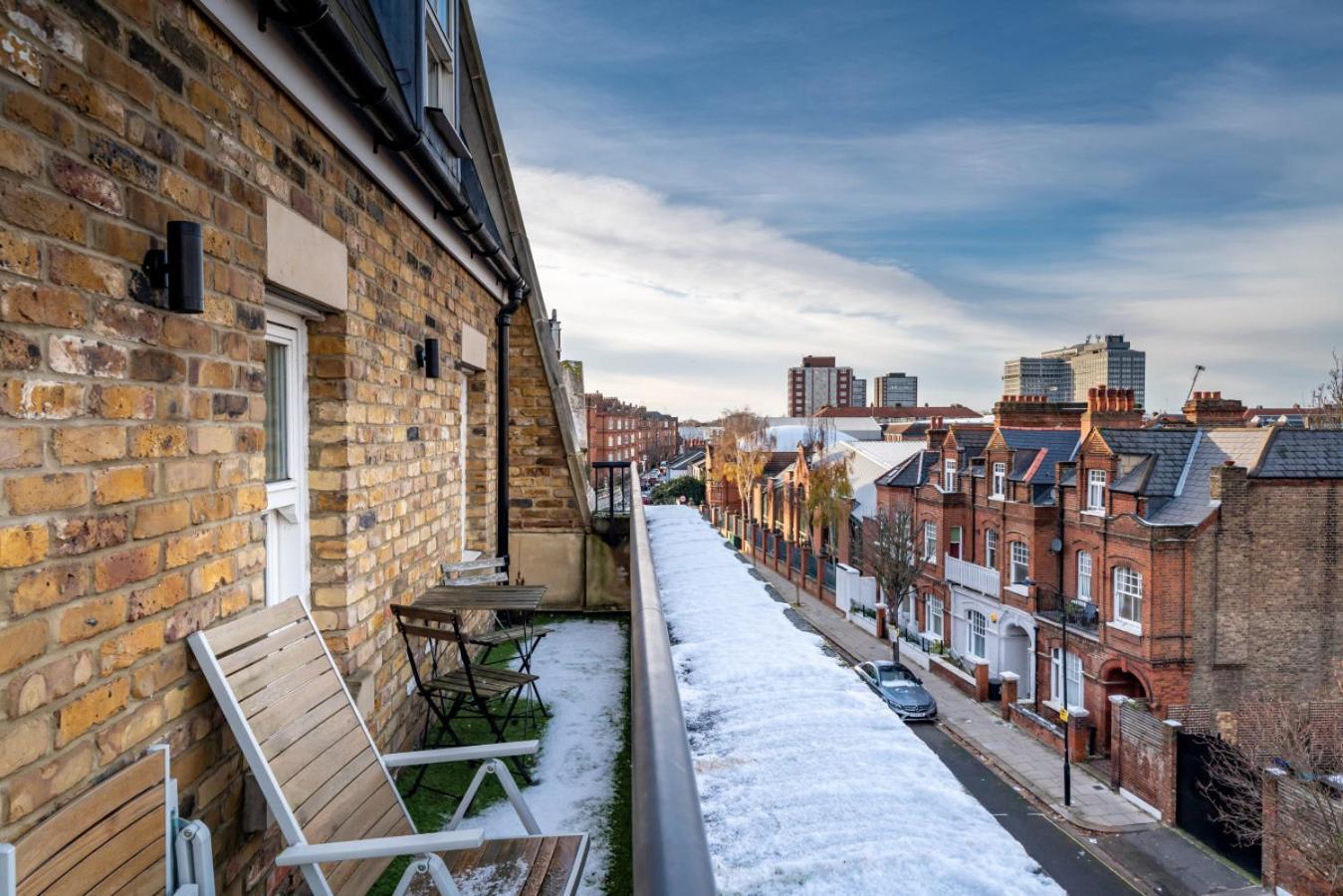 Ferienwohnung Designer 1 Bed Flat Barons Court Sleeps 4, Balcony London Exterior foto